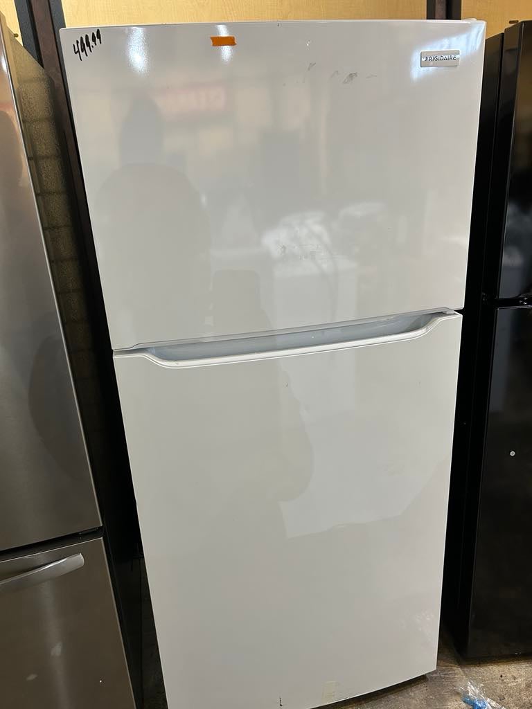 Frigidaire Garage Ready 18.3-cu ft Top-Freezer Refrigerator, White