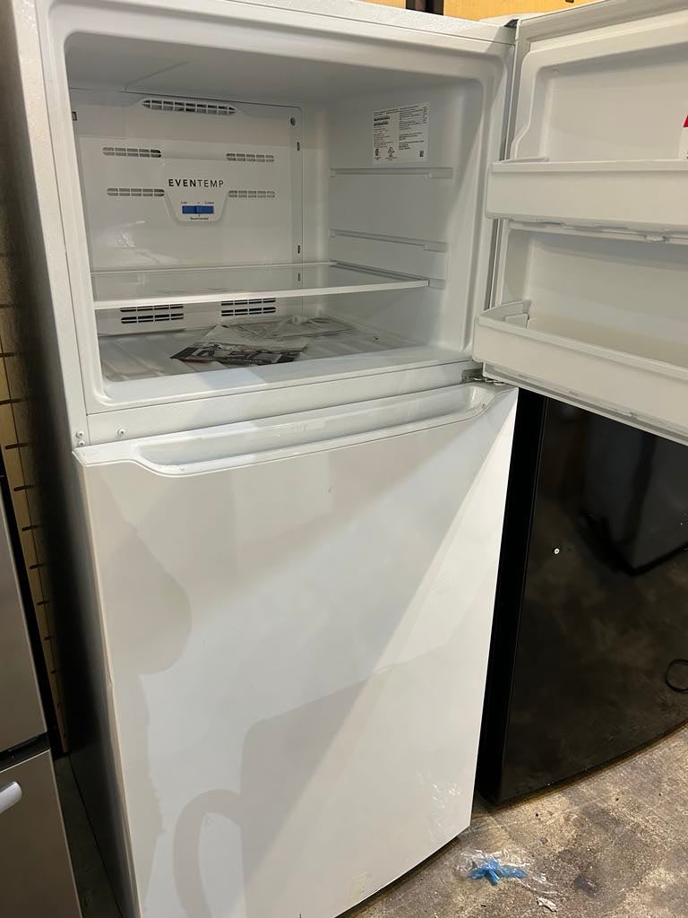 Frigidaire Garage Ready 18.3-cu ft Top-Freezer Refrigerator, White