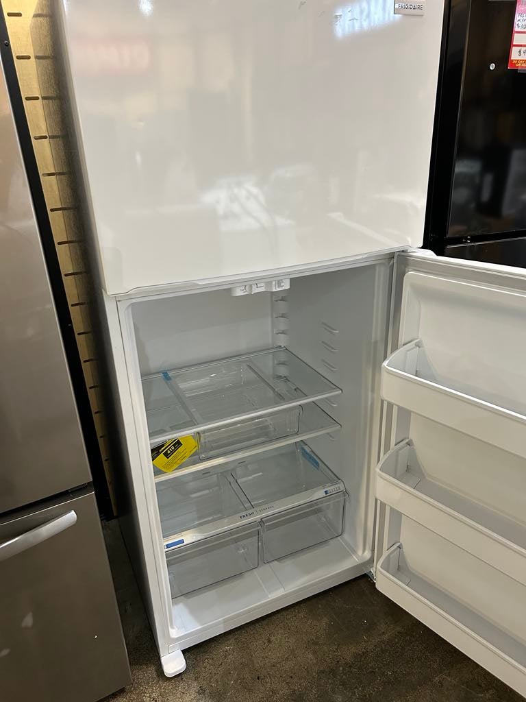 Frigidaire Garage Ready 18.3-cu ft Top-Freezer Refrigerator, White